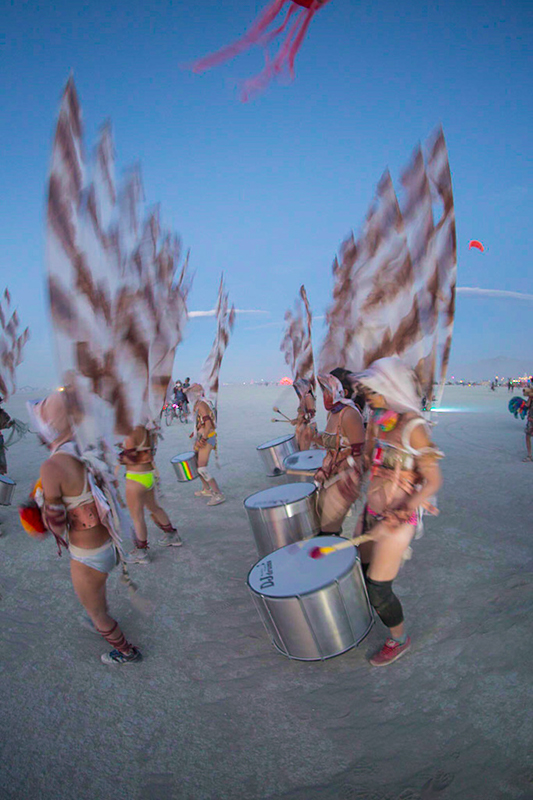 %_tempFileNameDrummers%20and%20dancers%20on%20Playa%2008%