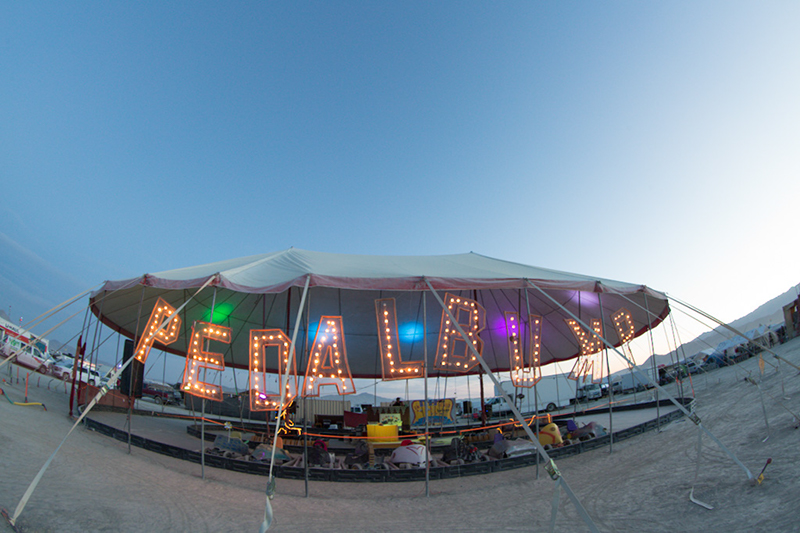%_tempFileNamePedal%20Bump%20tent%20and%20lights%2003%