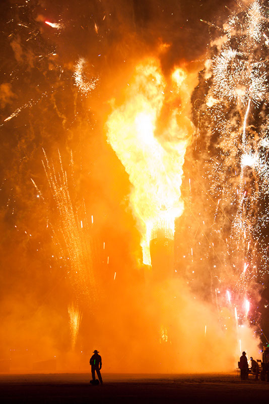%_tempFileNameBurning%20Man%20and%20fireworks%2017%