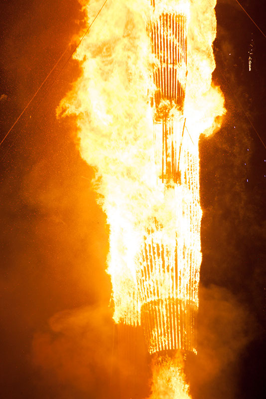 %_tempFileNameBurning%20Man%20and%20fireworks%2028%