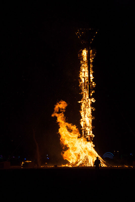 %_tempFileNameThe%20Man%20burns%20and%20falls%2006%