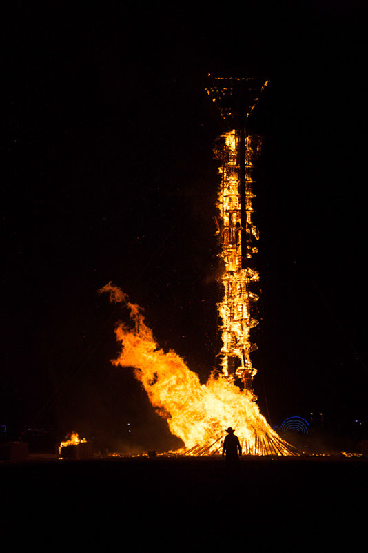 %_tempFileNameThe%20Man%20burns%20and%20falls%2010%